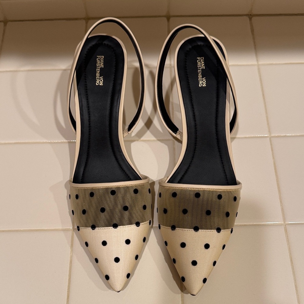 Diane Von Furstenberg Cream and Black Polka Dot Heels size 8.